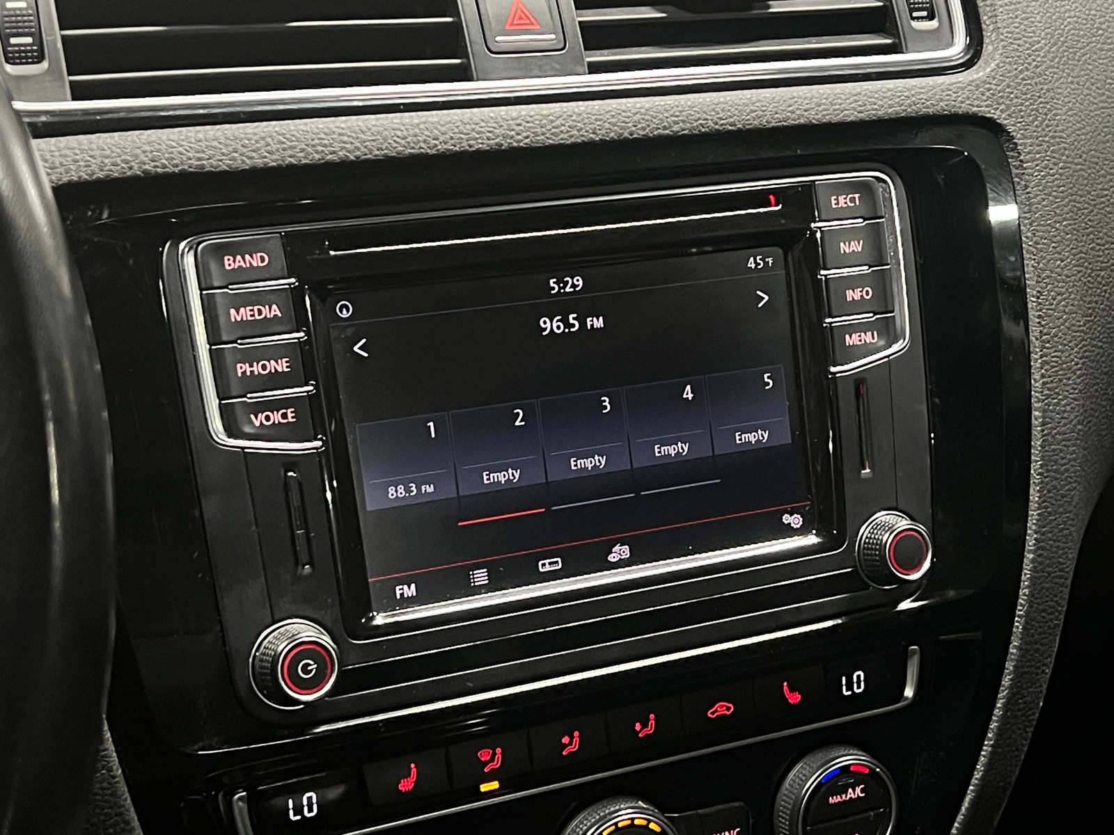 Thumbnail: 2017 Volkswagen Jetta - 3