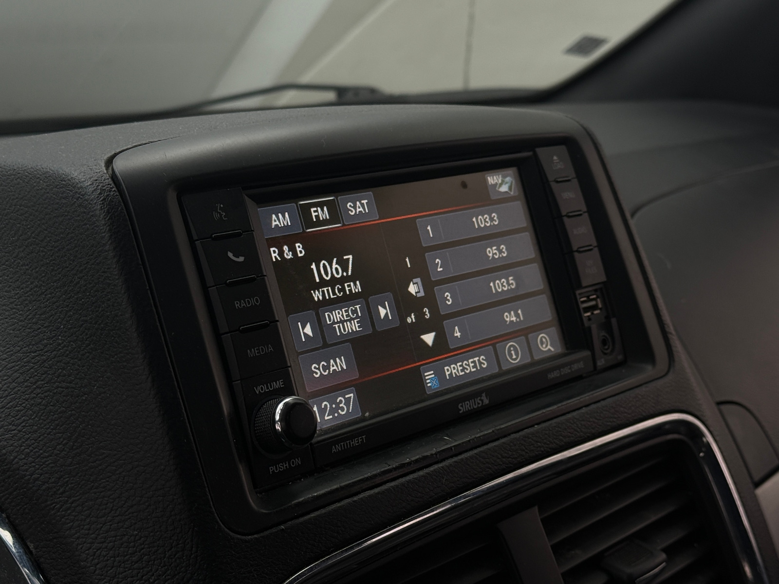 Thumbnail: 2019 Dodge Grand Caravan - 3