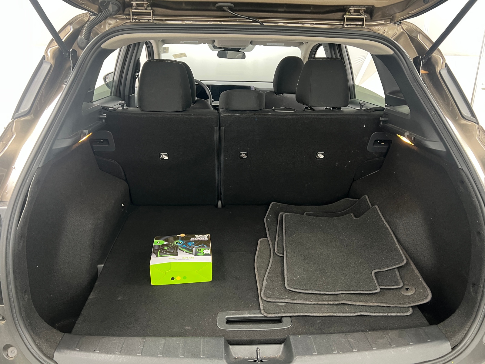 Thumbnail: 2025 Nissan Kicks - 7