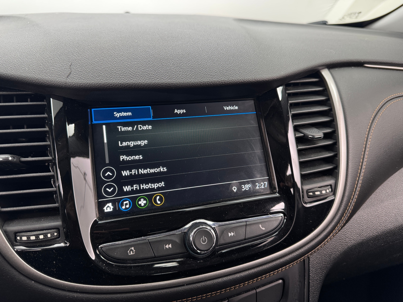 Thumbnail: 2018 Chevrolet Trax - 4