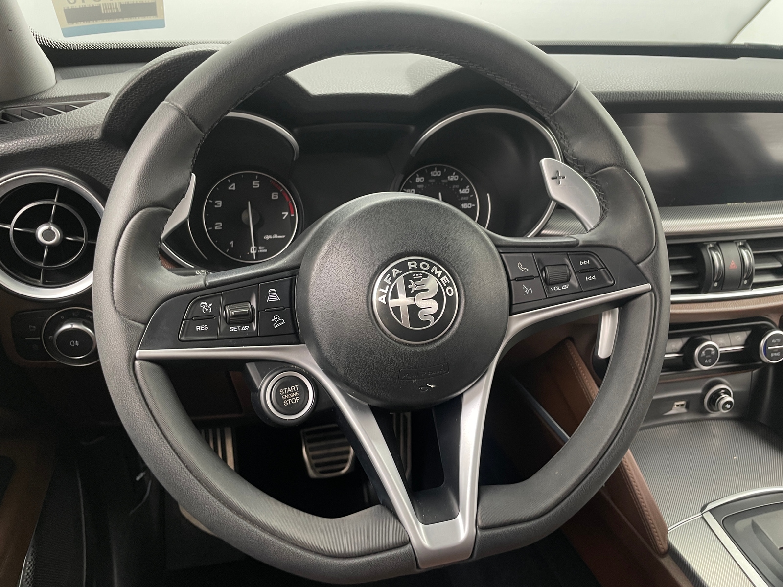 Thumbnail: 2019 Alfa Romeo Stelvio - 4