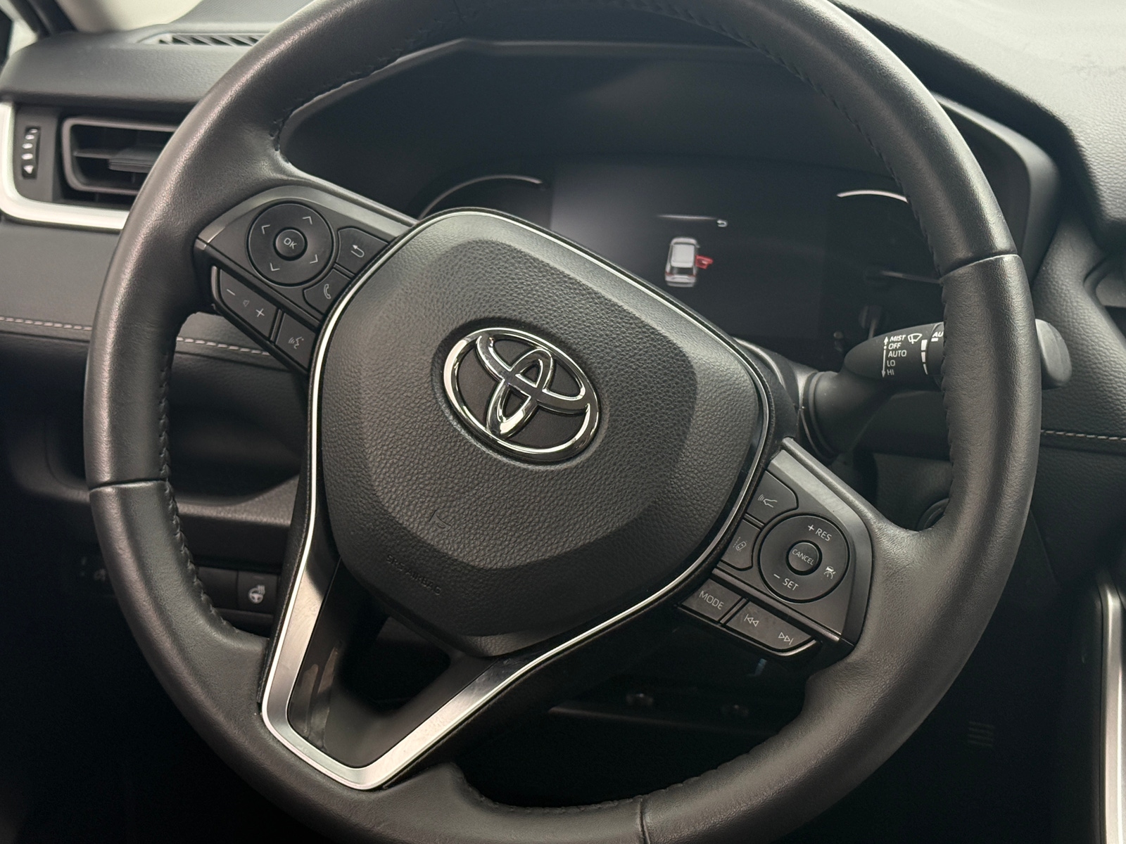 Thumbnail: 2025 Toyota RAV4 - 5