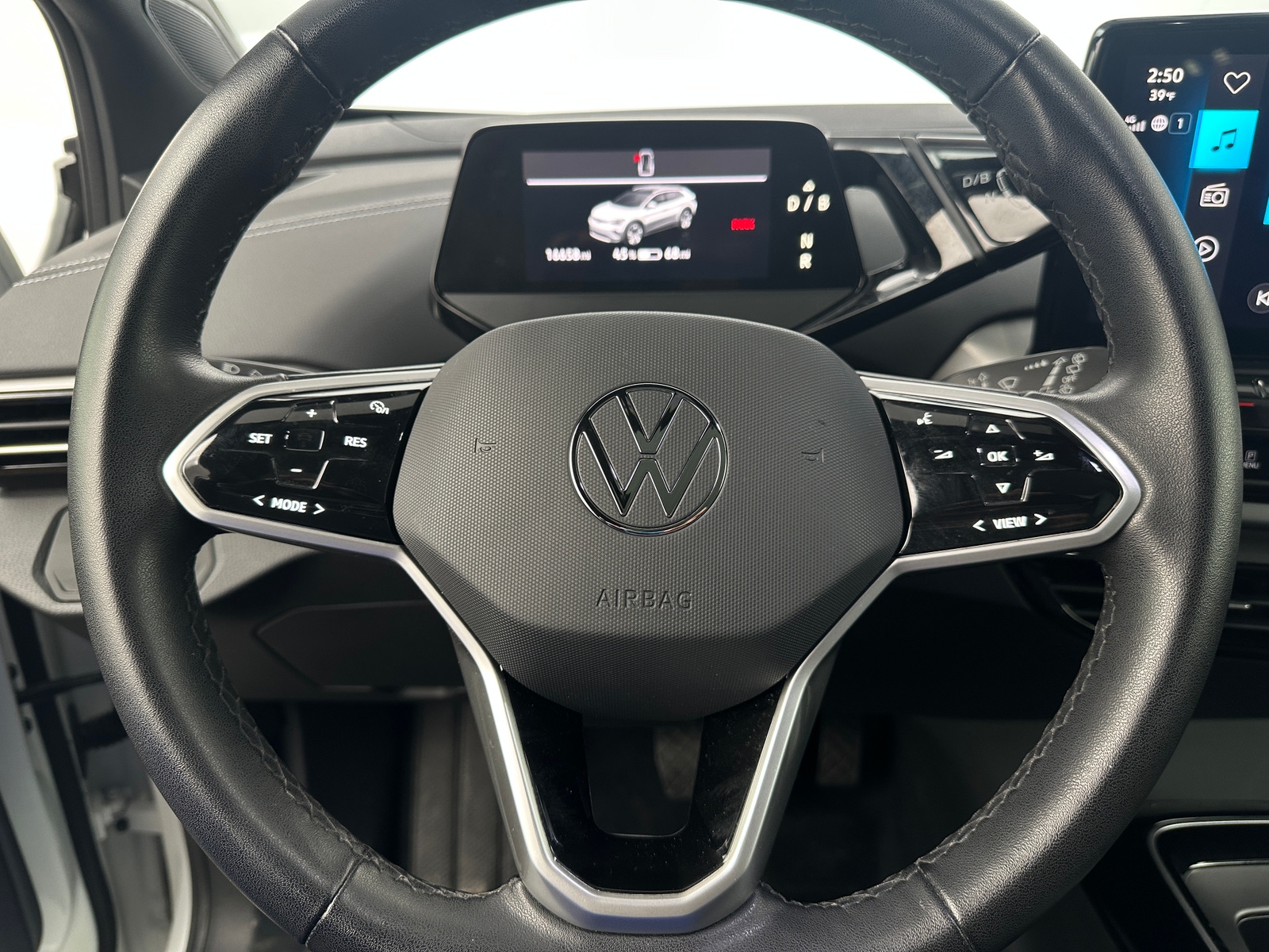 Thumbnail: 2023 Volkswagen ID.4 - 4