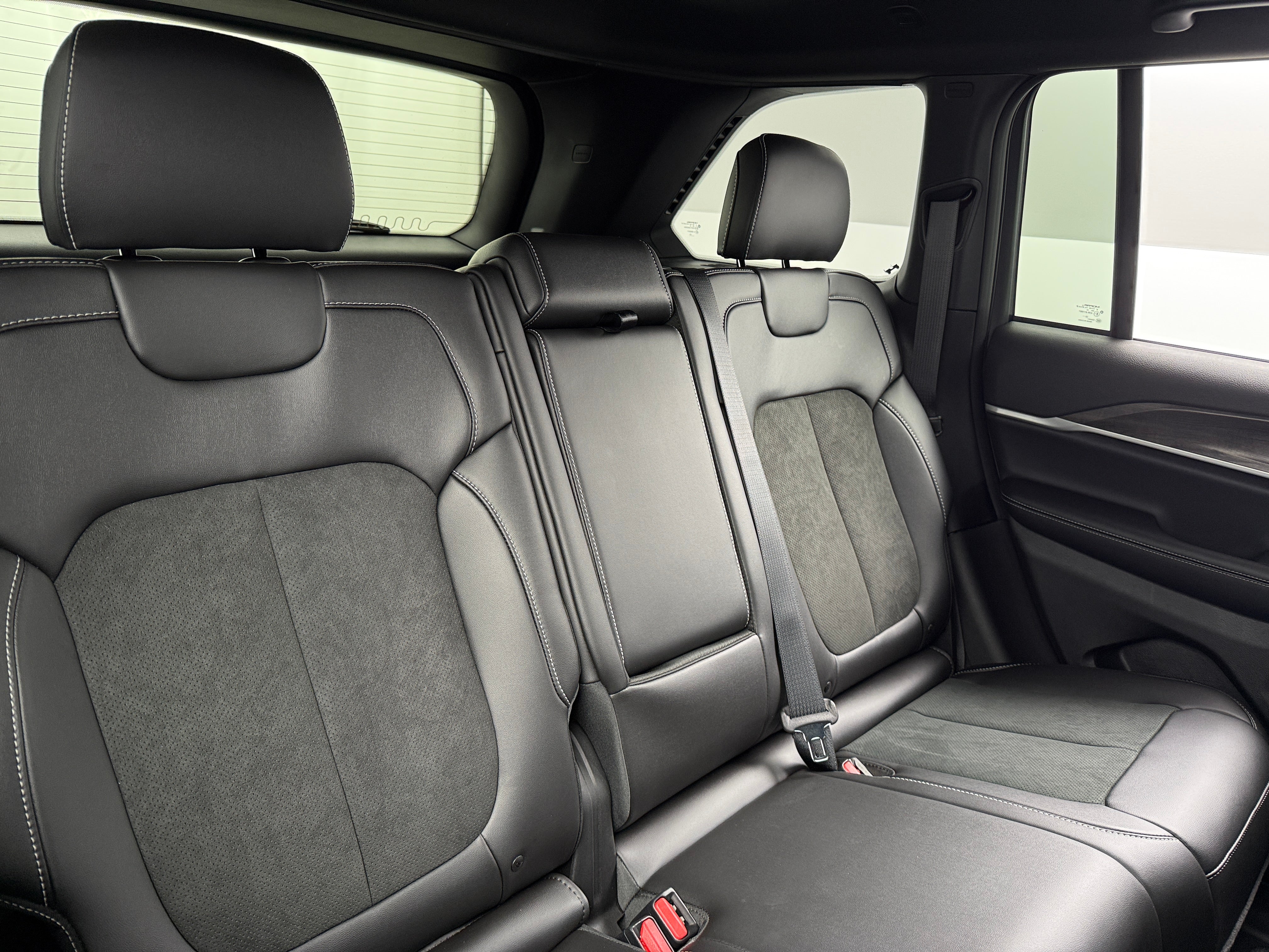 2026 Jeep Grand Cherokee Laredo - Photo 4
