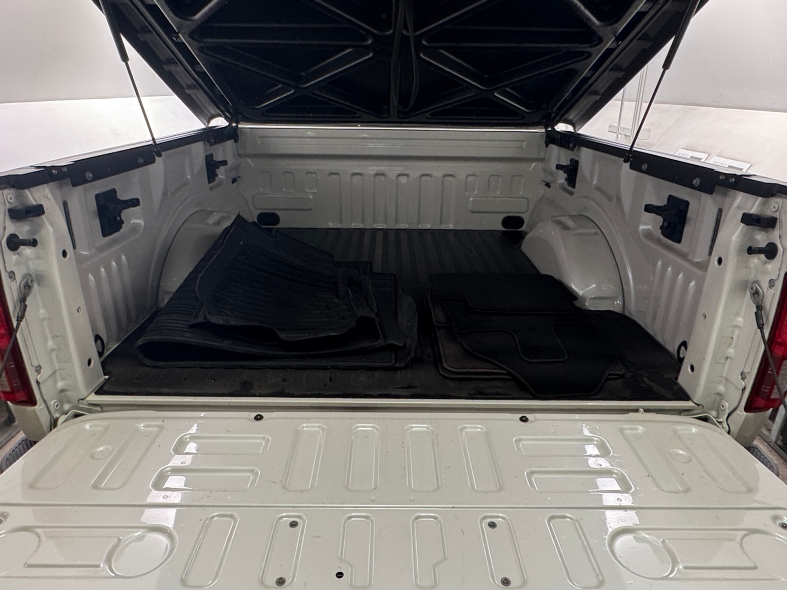 Thumbnail: 2018 Ford Econoline - 6