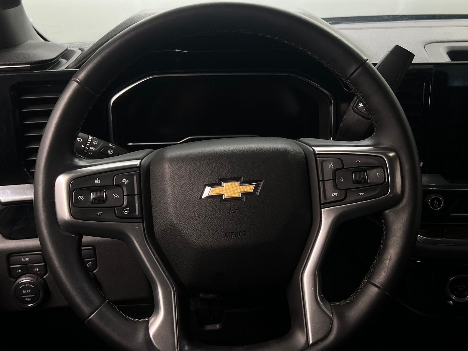 Thumbnail: 2023 Chevrolet Silverado 1500 - 5