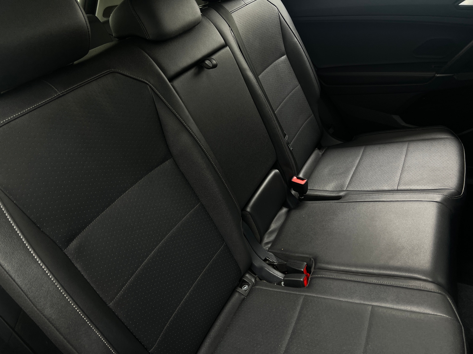 Thumbnail: 2020 Volkswagen Tiguan - 5