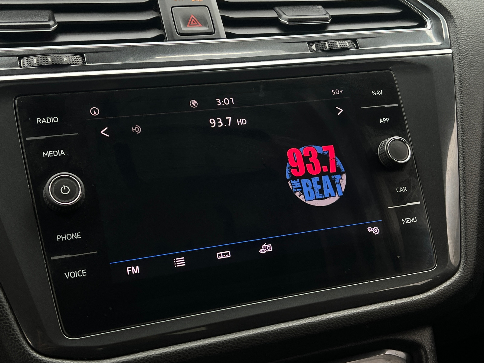 Thumbnail: 2020 Volkswagen Tiguan - 3