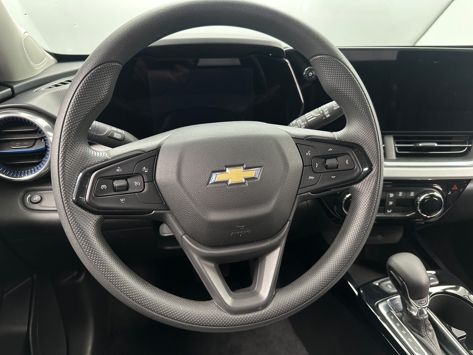 Thumbnail: 2025 Chevrolet Trax - 5