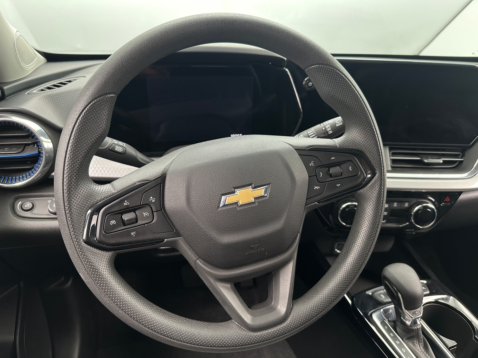 Thumbnail: 2025 Chevrolet Trax - 5