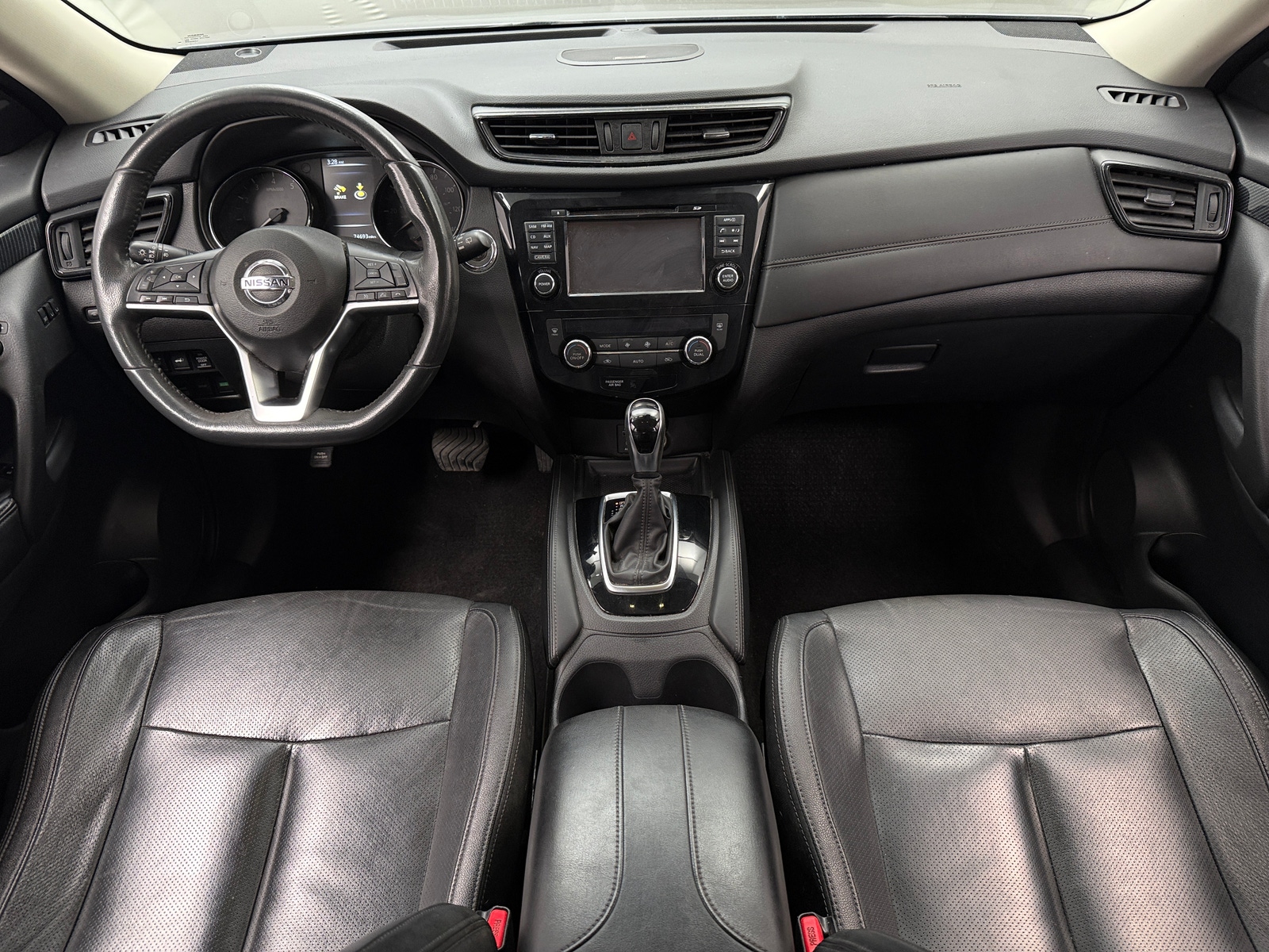 Thumbnail: 2017 Nissan Rogue - 3