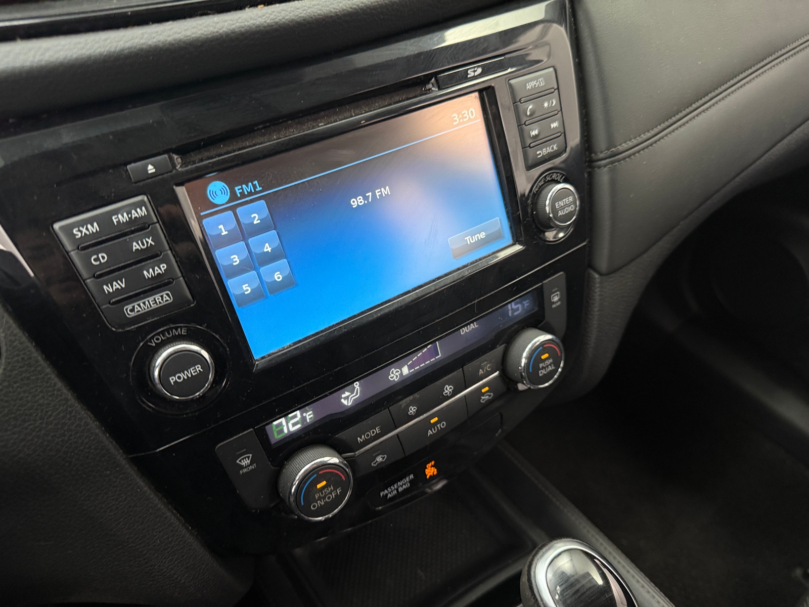 Thumbnail: 2017 Nissan Rogue - 4