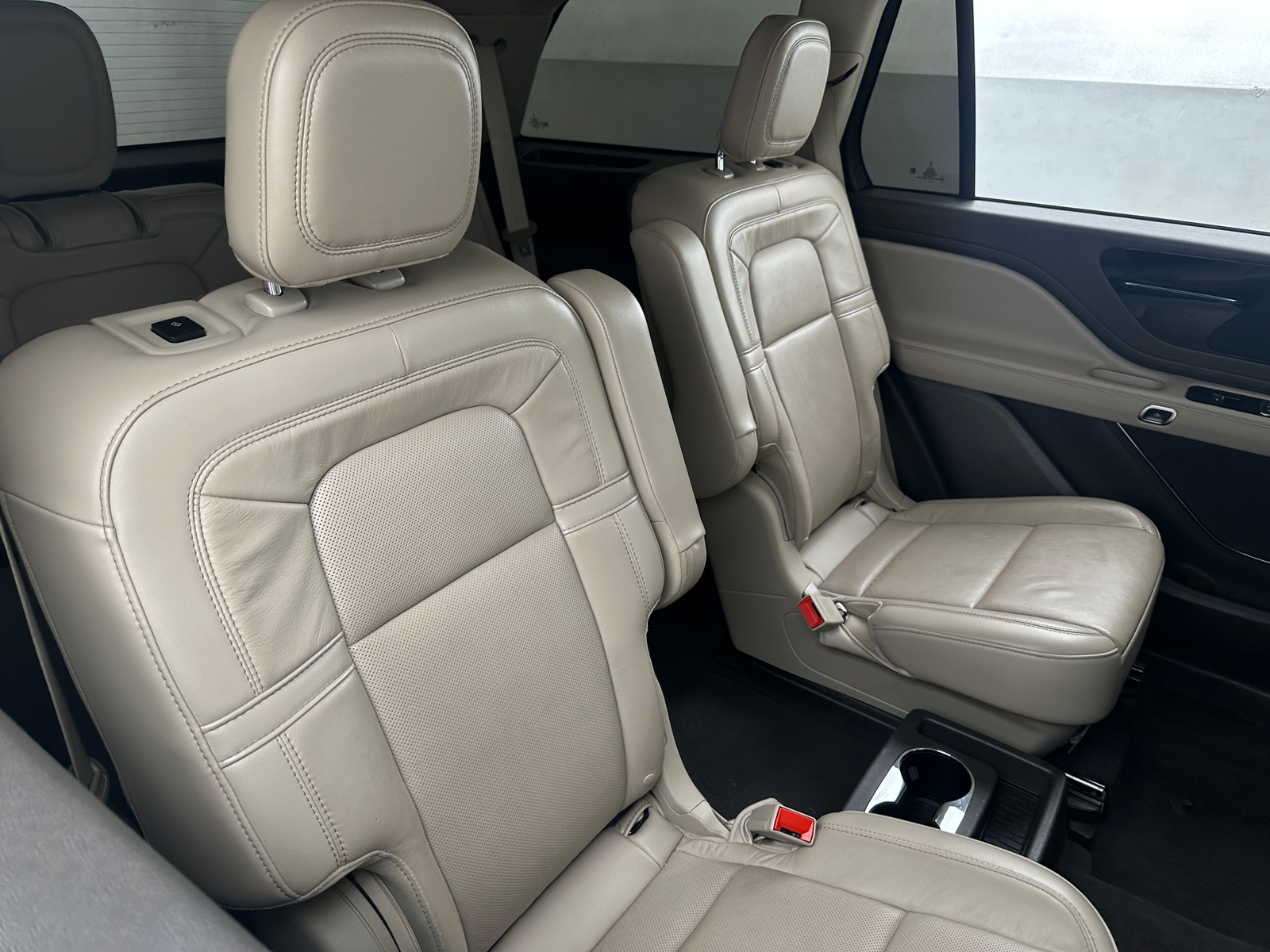 Thumbnail: 2022 Lincoln Aviator - 5