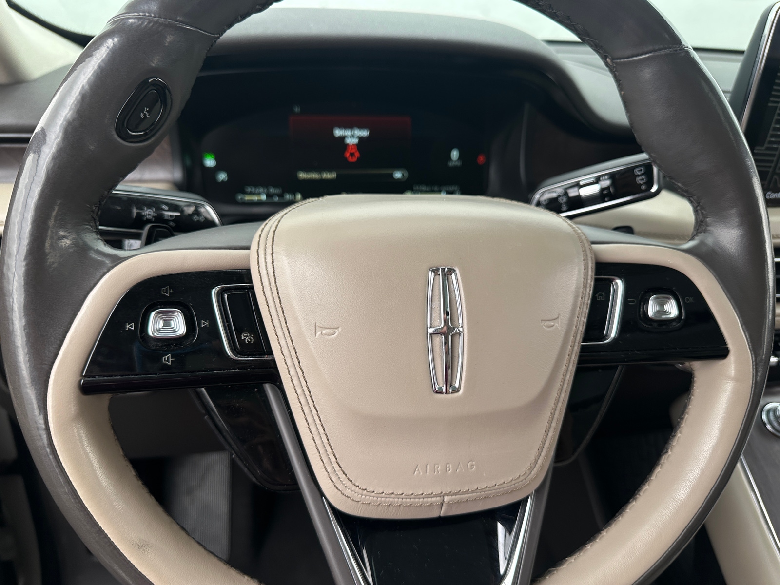 Thumbnail: 2022 Lincoln Aviator - 4