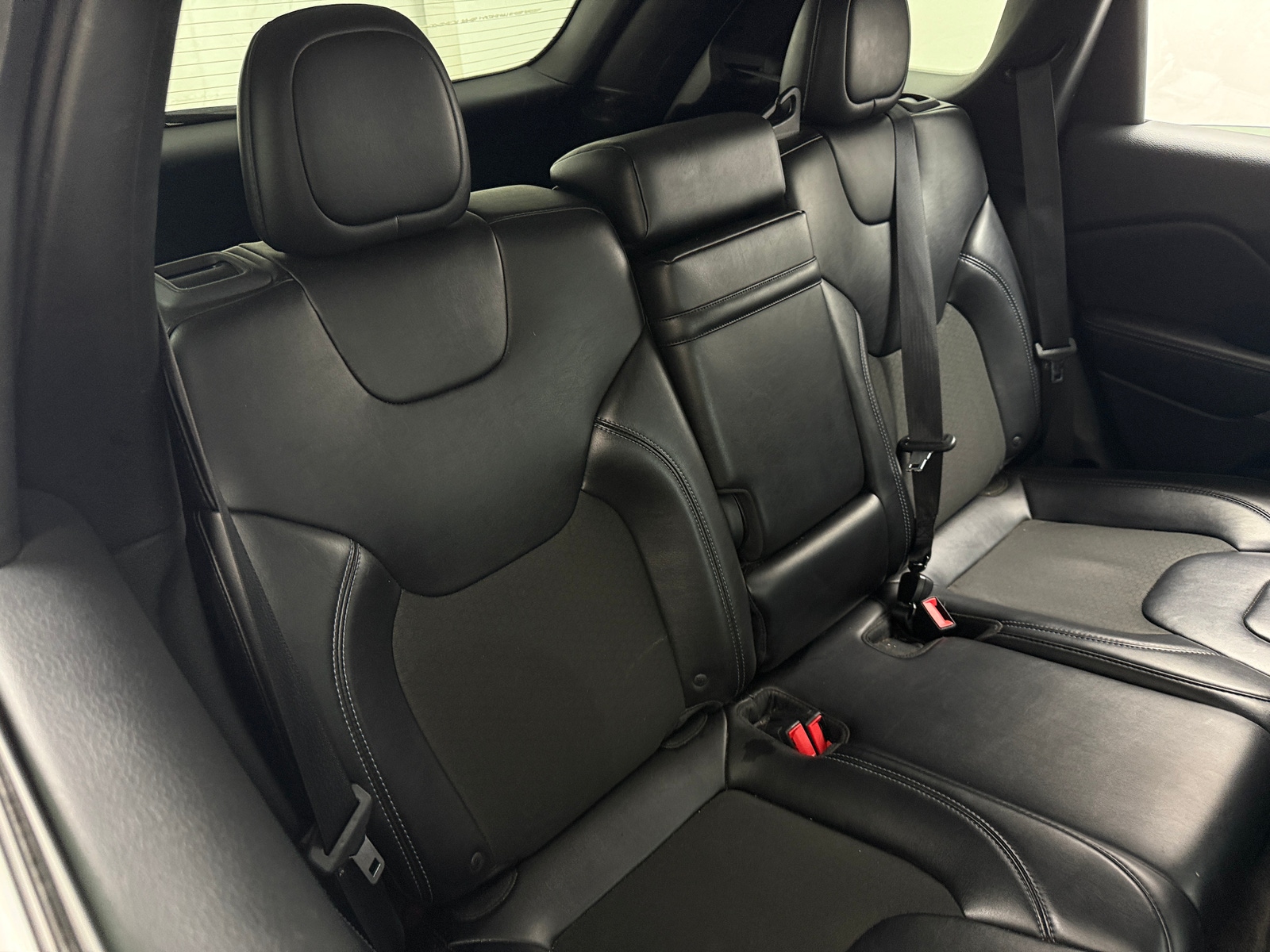 Thumbnail: 2019 Jeep Cherokee - 6