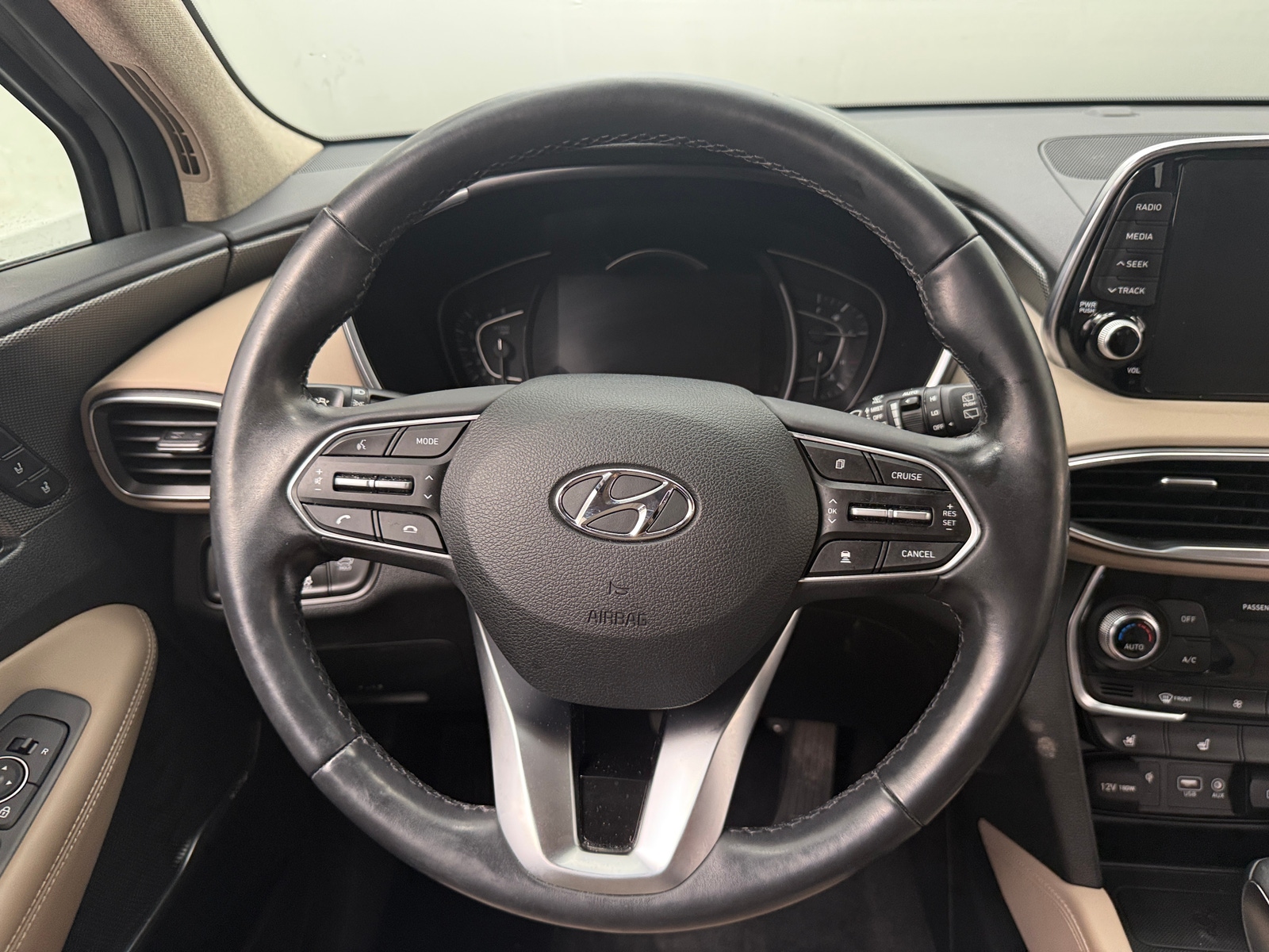 Thumbnail: 2019 Hyundai Santa Fe - 4