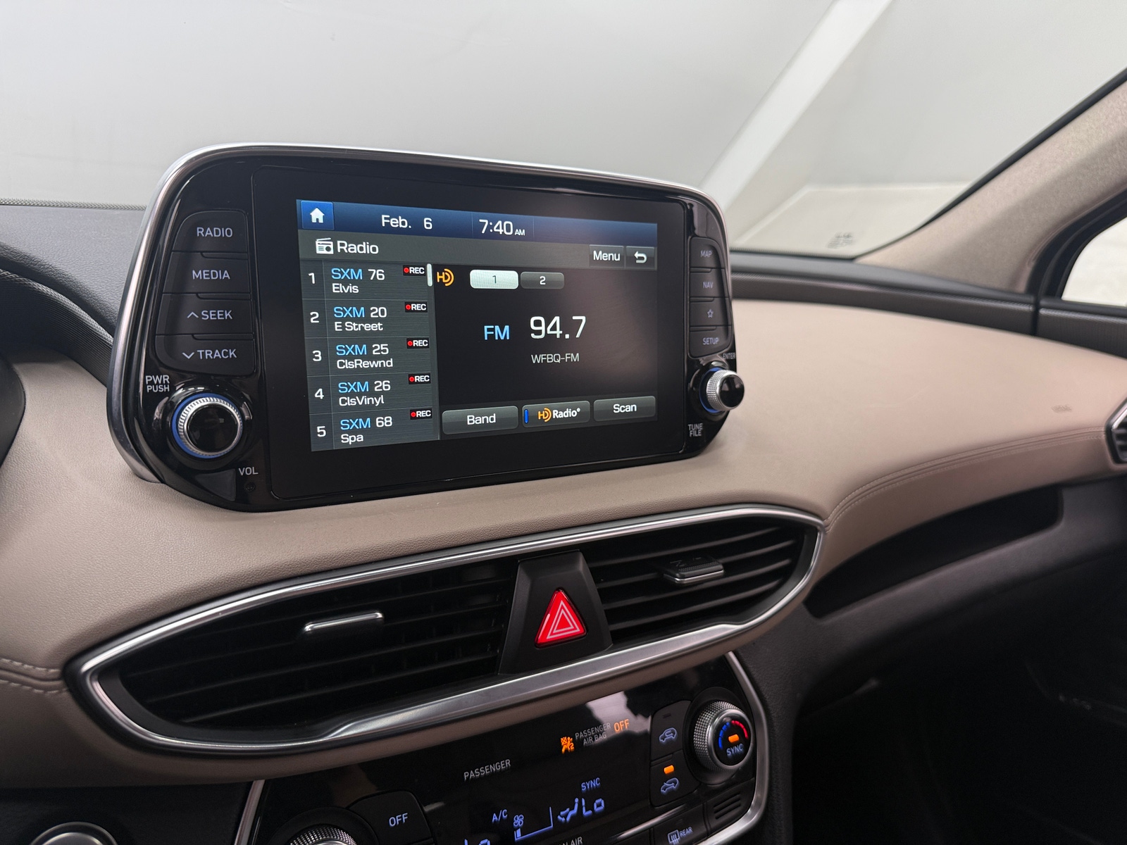 Thumbnail: 2019 Hyundai Santa Fe - 3