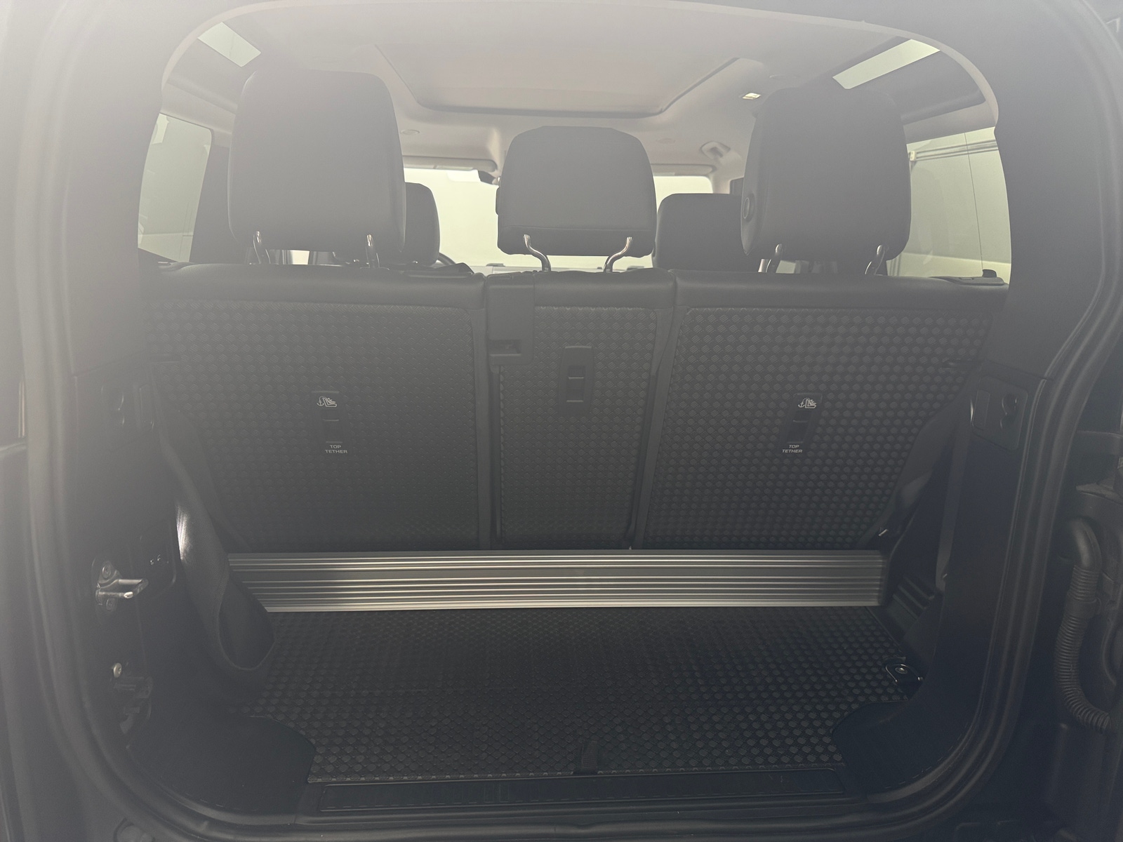 Thumbnail: 2021 Land Rover Defender - 6