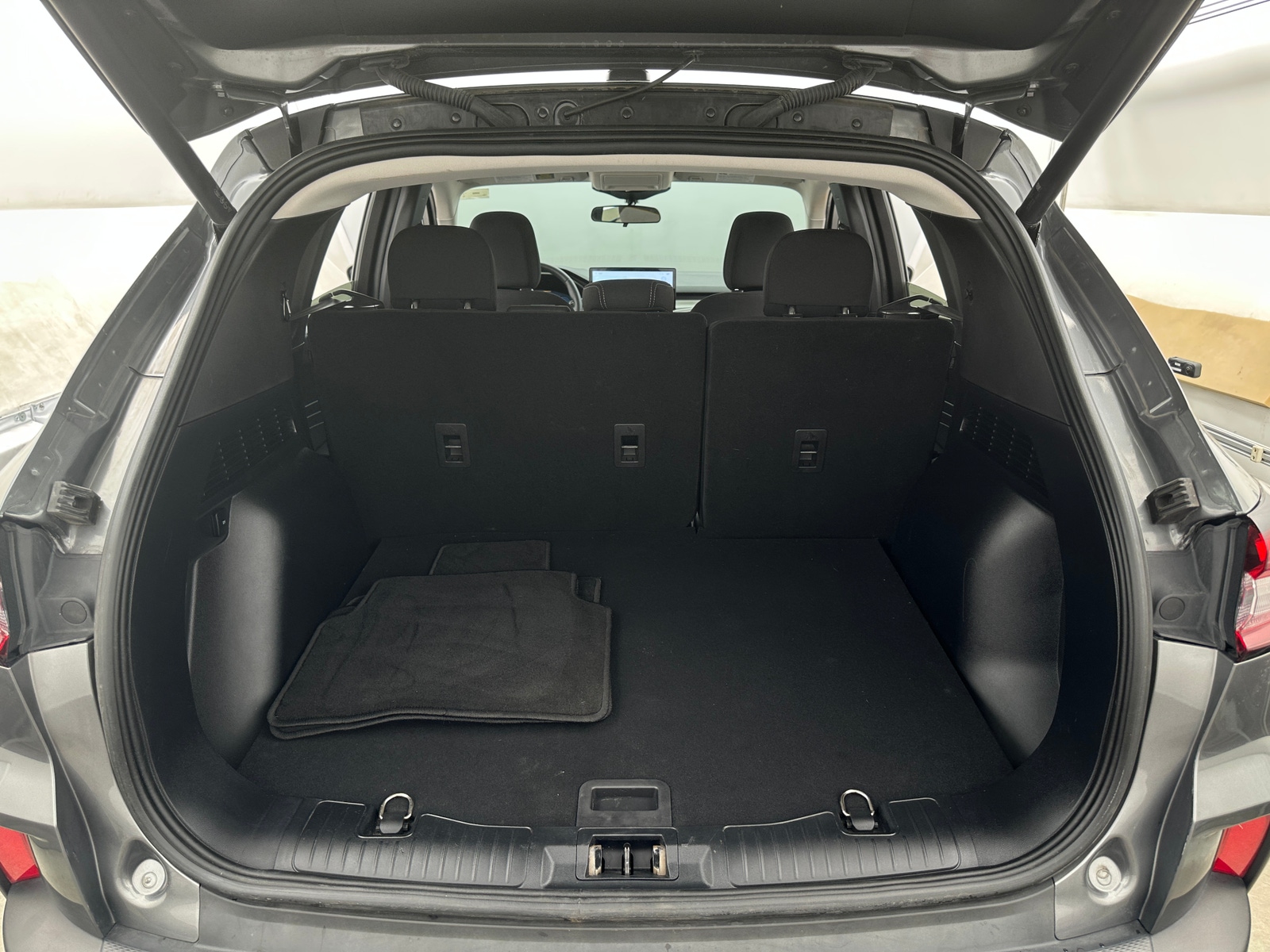 Thumbnail: 2023 Ford Escape - 7