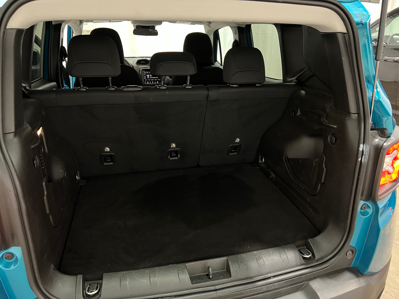 Thumbnail: 2022 Jeep Renegade - 7