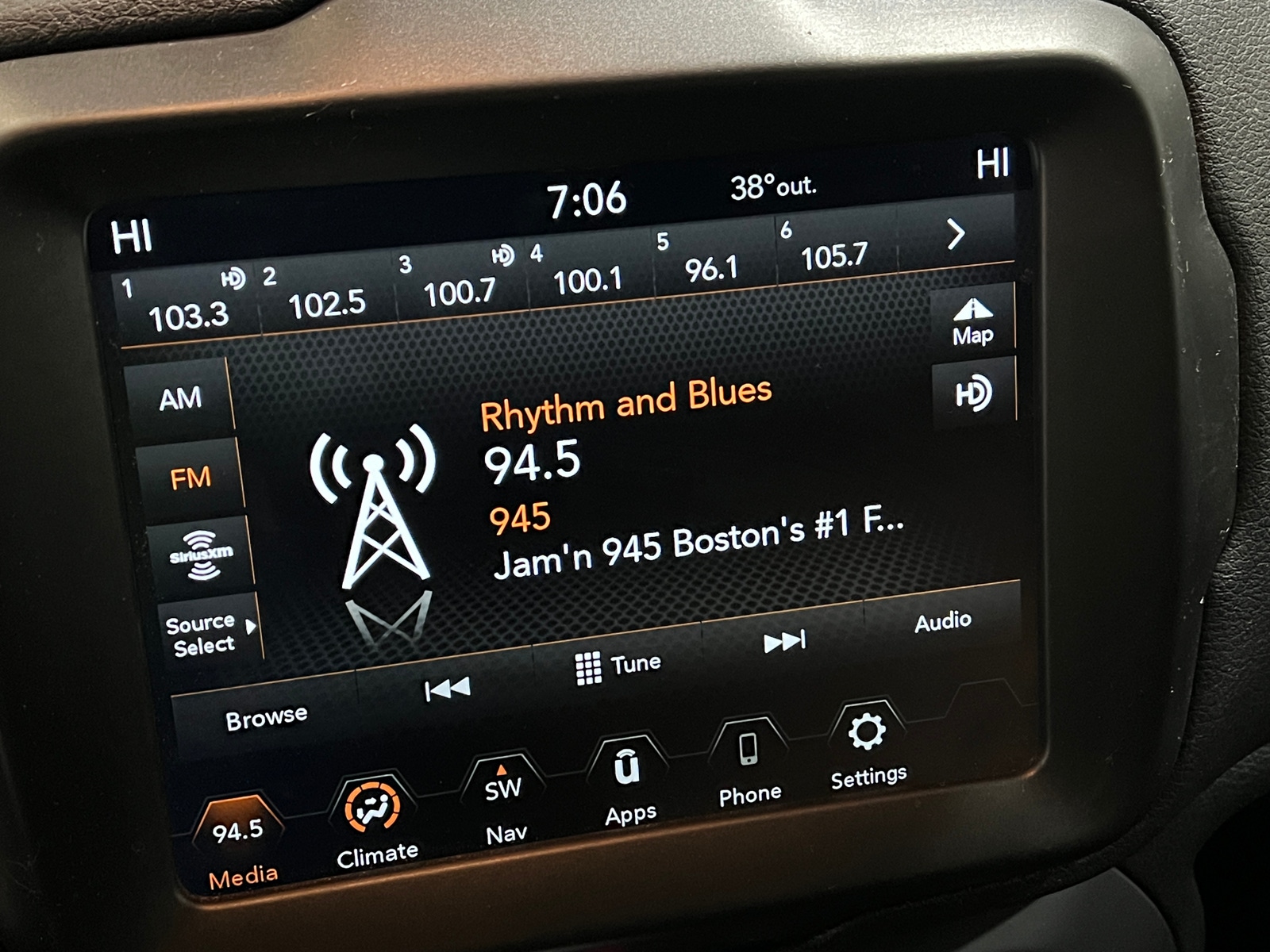 Thumbnail: 2022 Jeep Renegade - 4