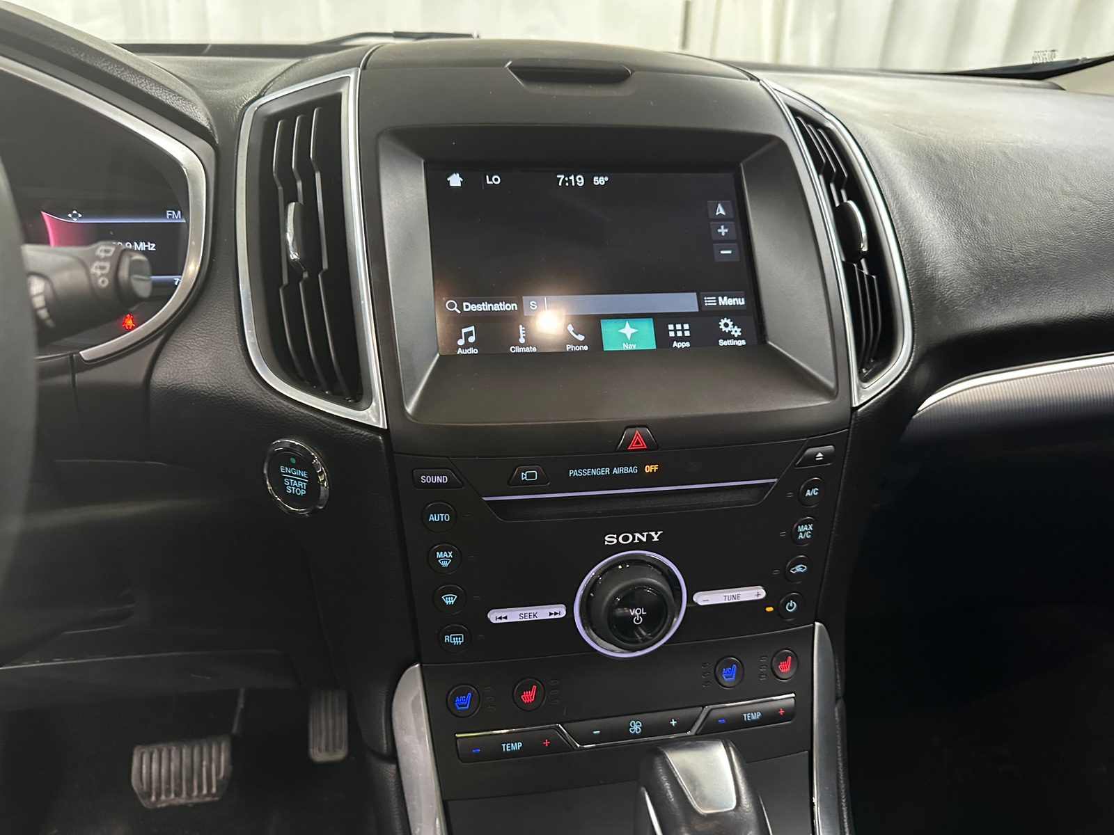 Thumbnail: 2016 Ford Edge - 3