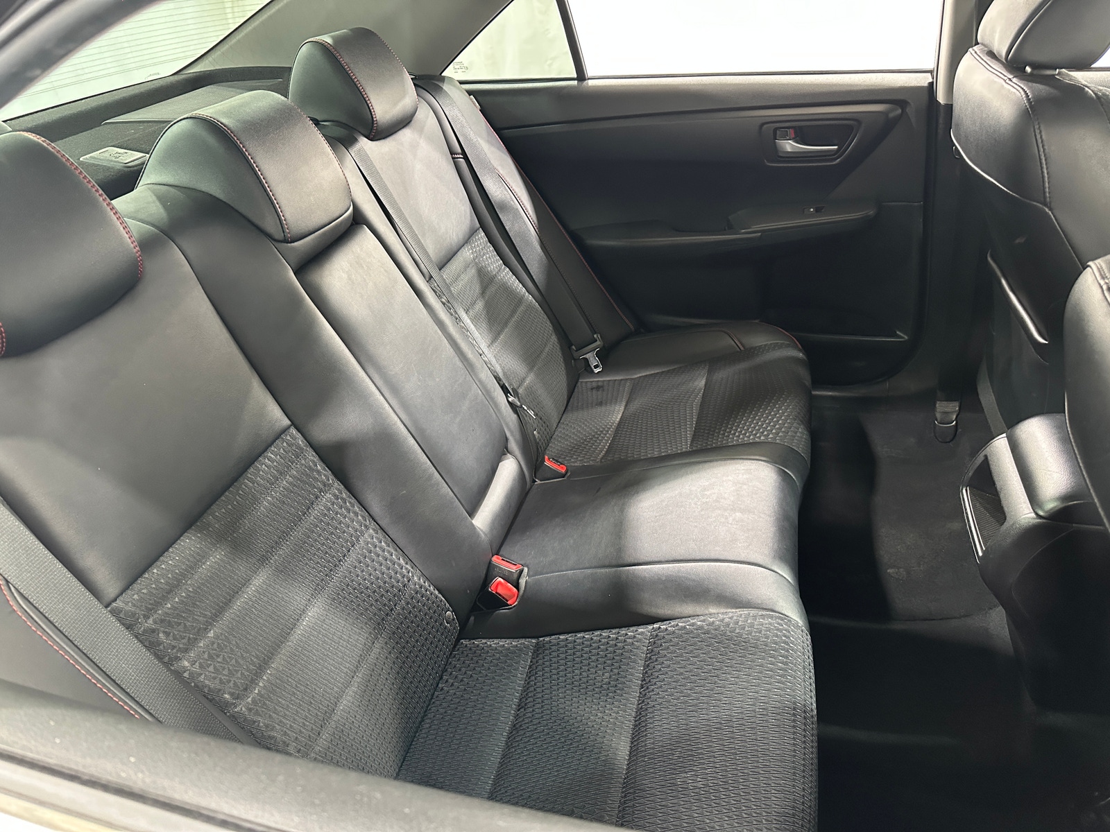 Thumbnail: 2015 Toyota Camry - 6