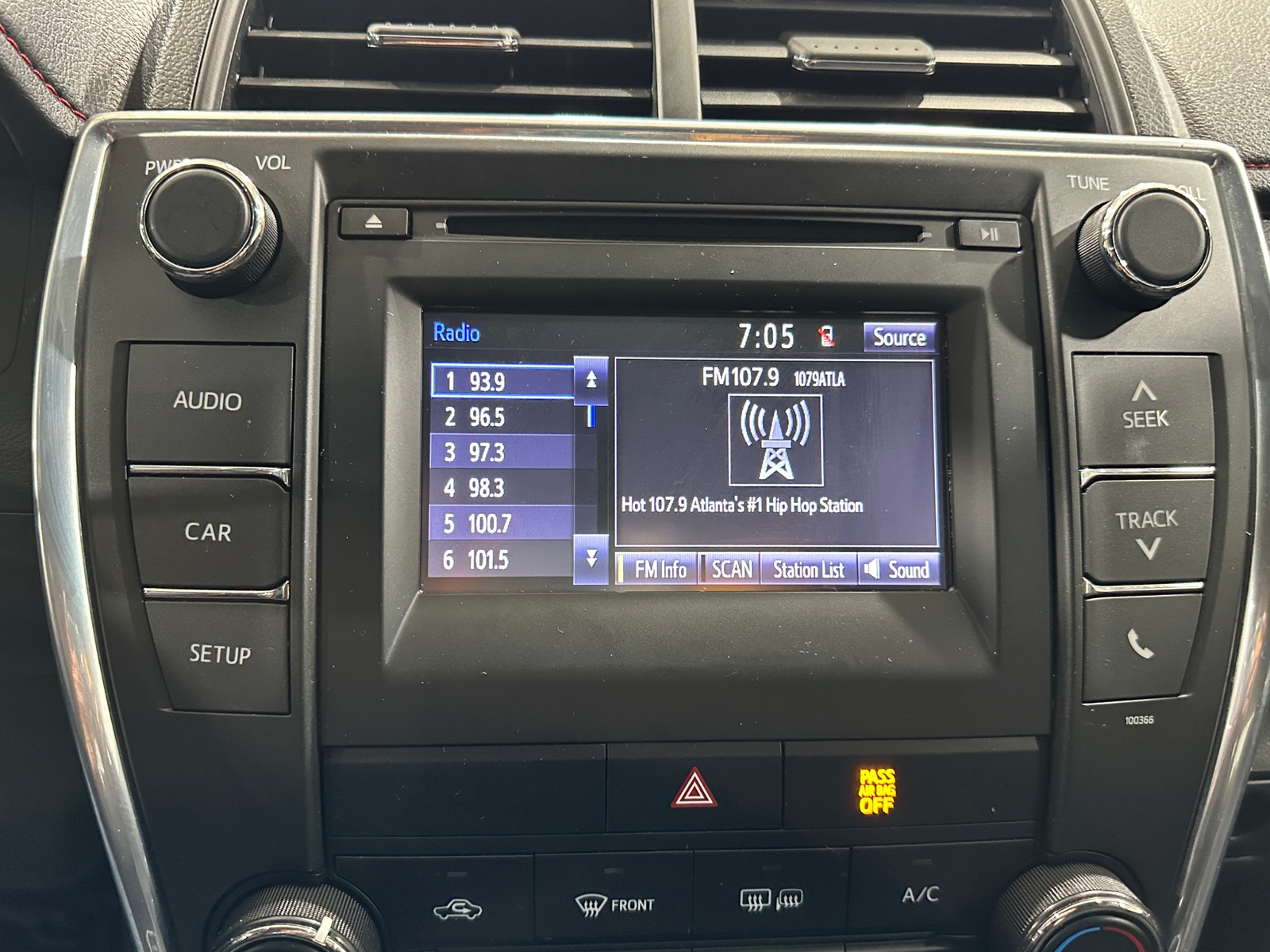 Thumbnail: 2015 Toyota Camry - 4