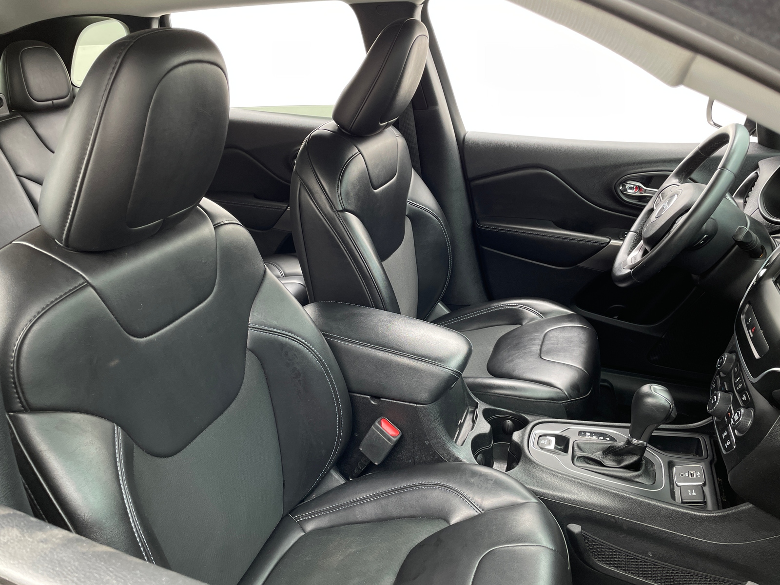 Thumbnail: 2019 Jeep Cherokee - 2