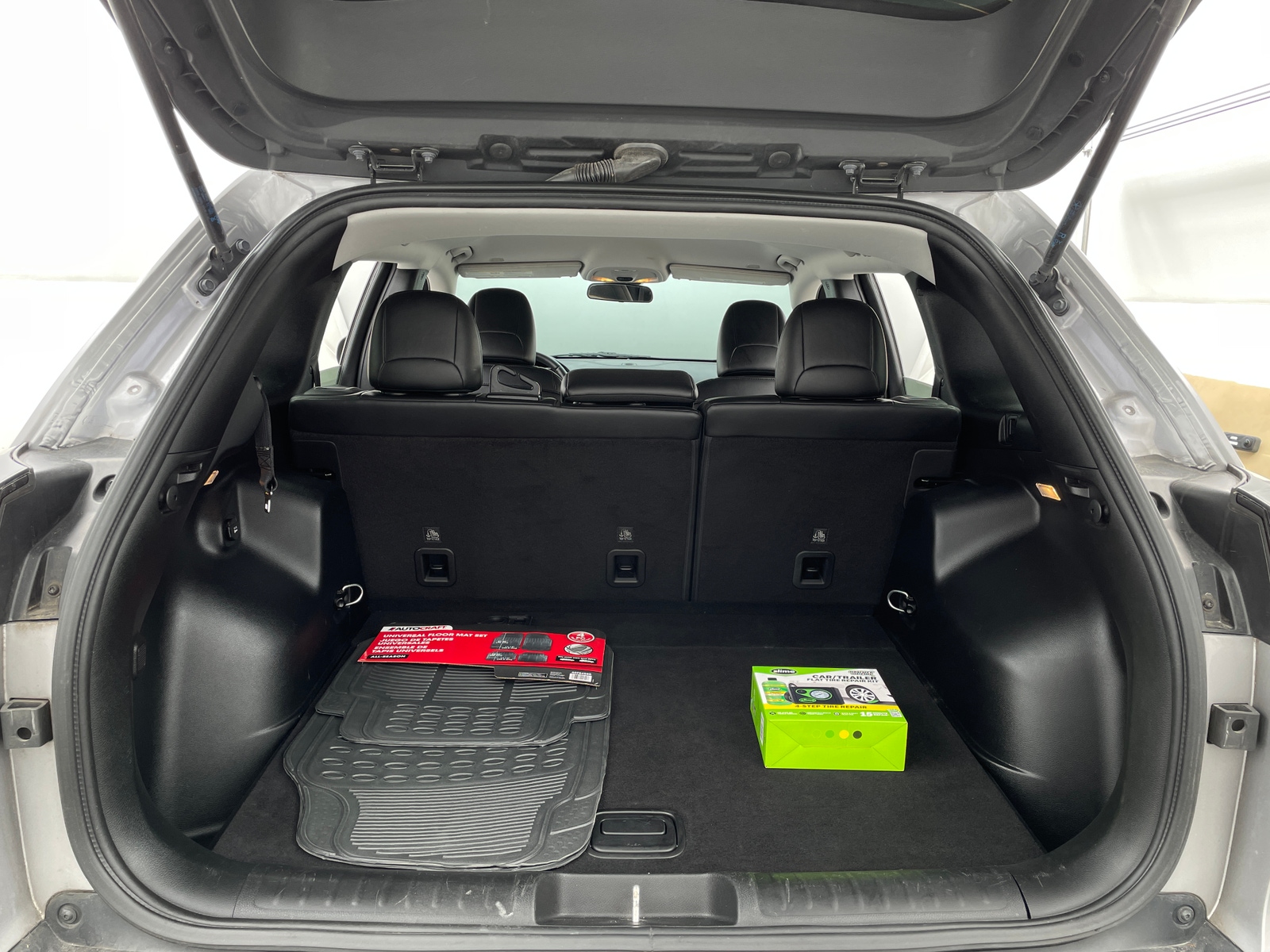 Thumbnail: 2019 Jeep Cherokee - 7