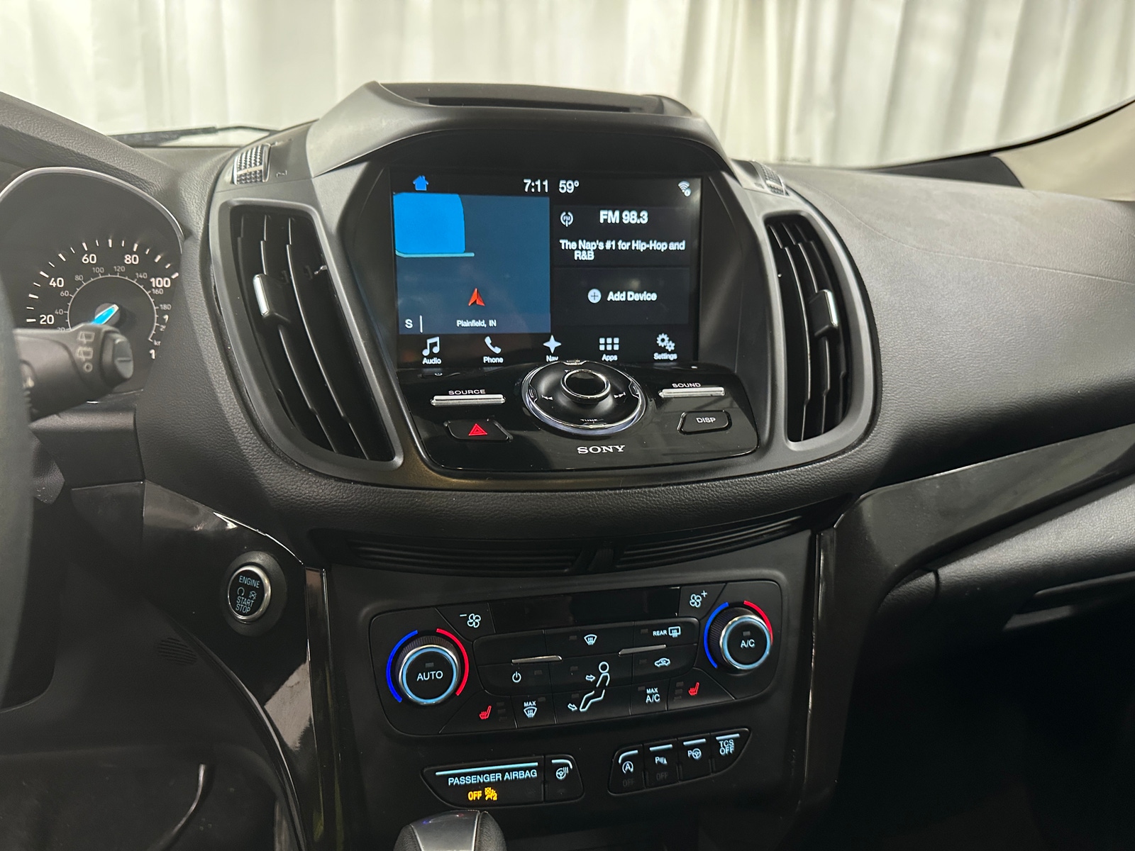 Thumbnail: 2017 Ford Escape - 3