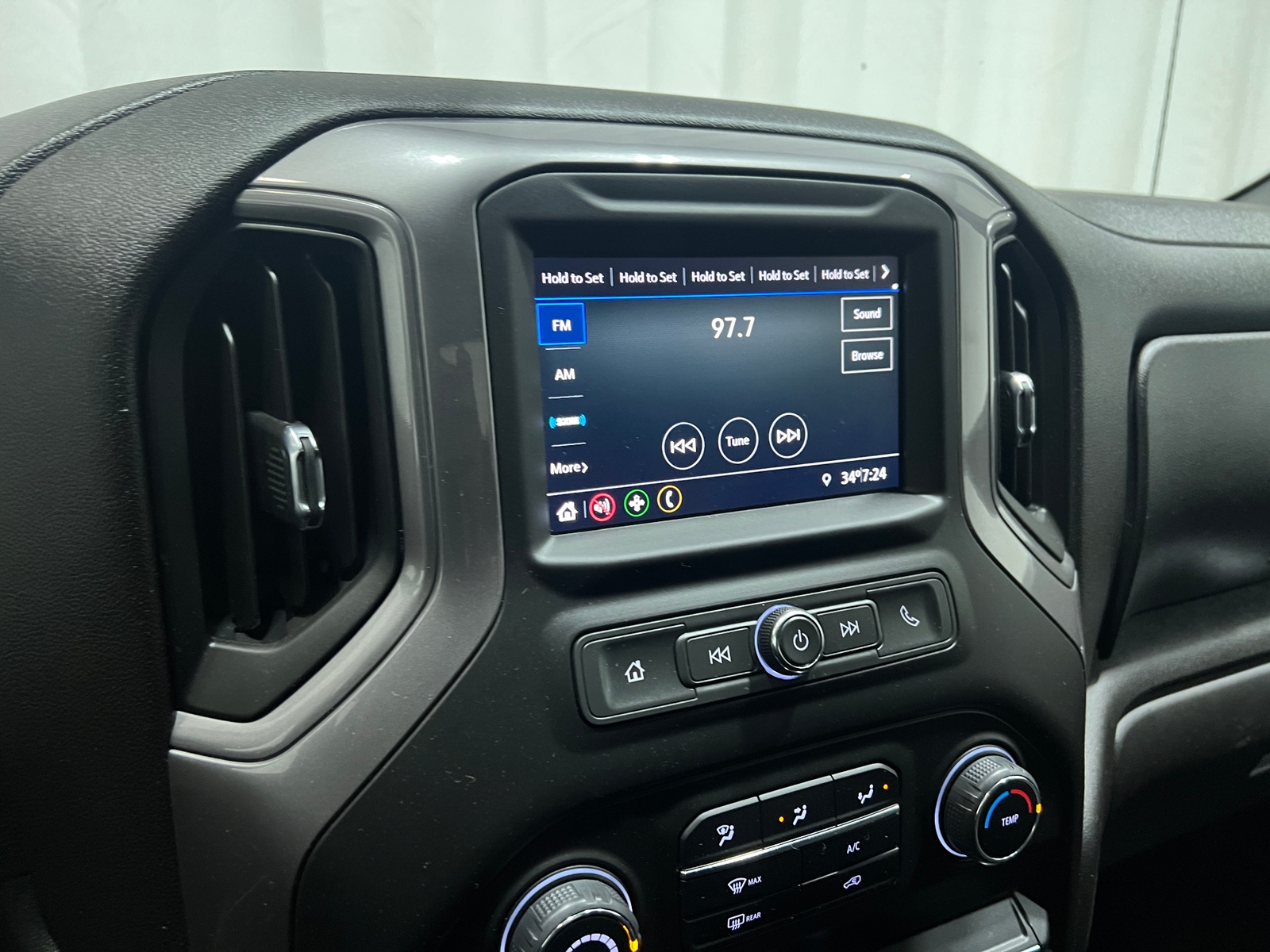 Thumbnail: 2022 Chevrolet Silverado 1500 - 4