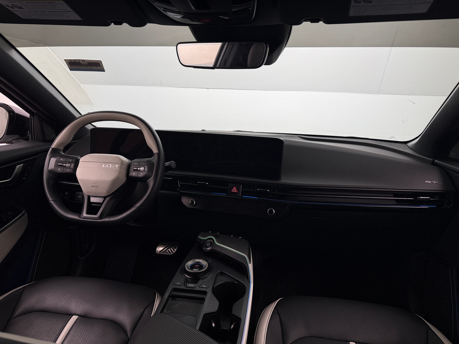 Thumbnail: 2025 Kia EV6 - 2