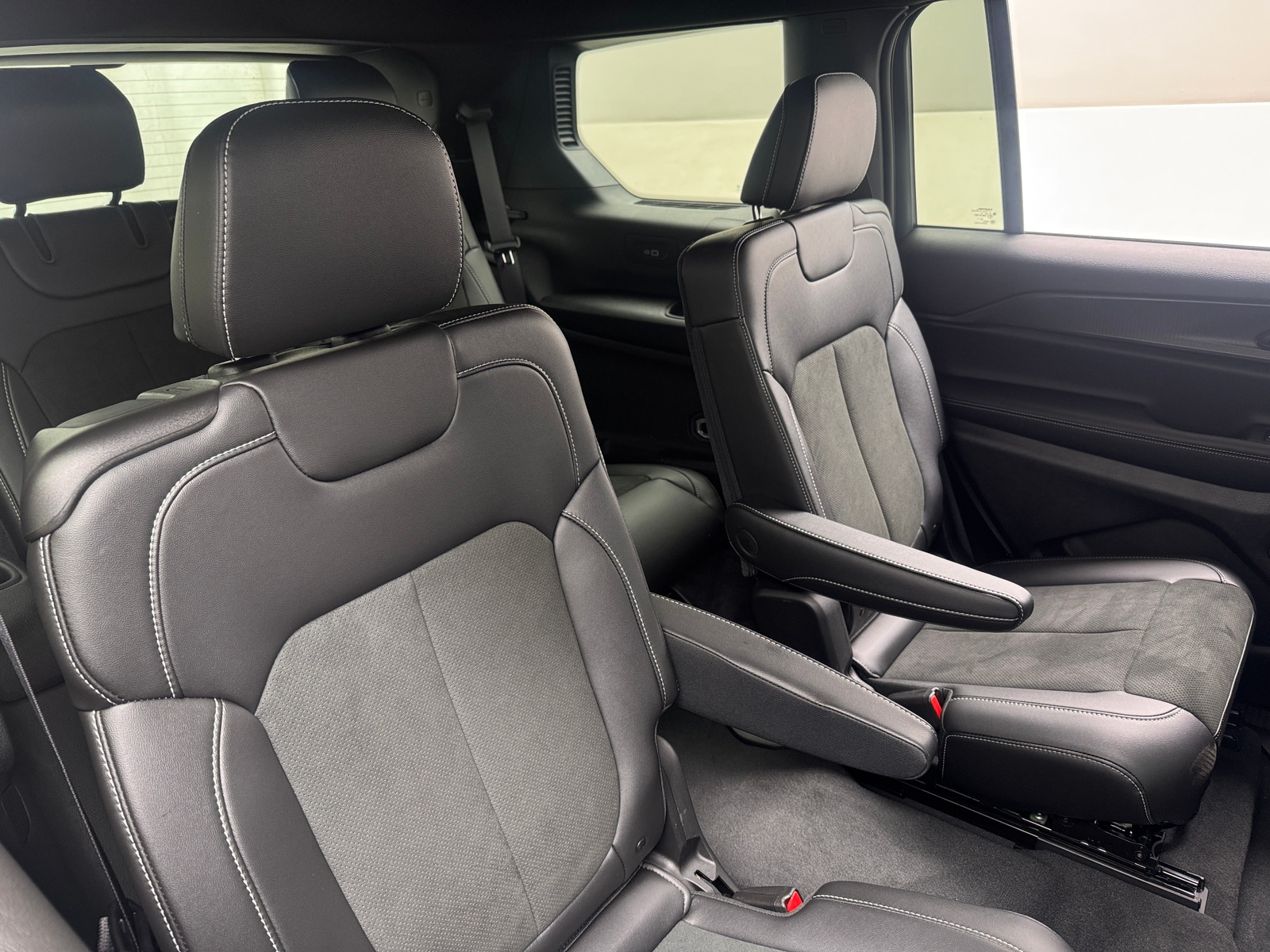 Thumbnail: 2025 Jeep Grand Cherokee L - 5