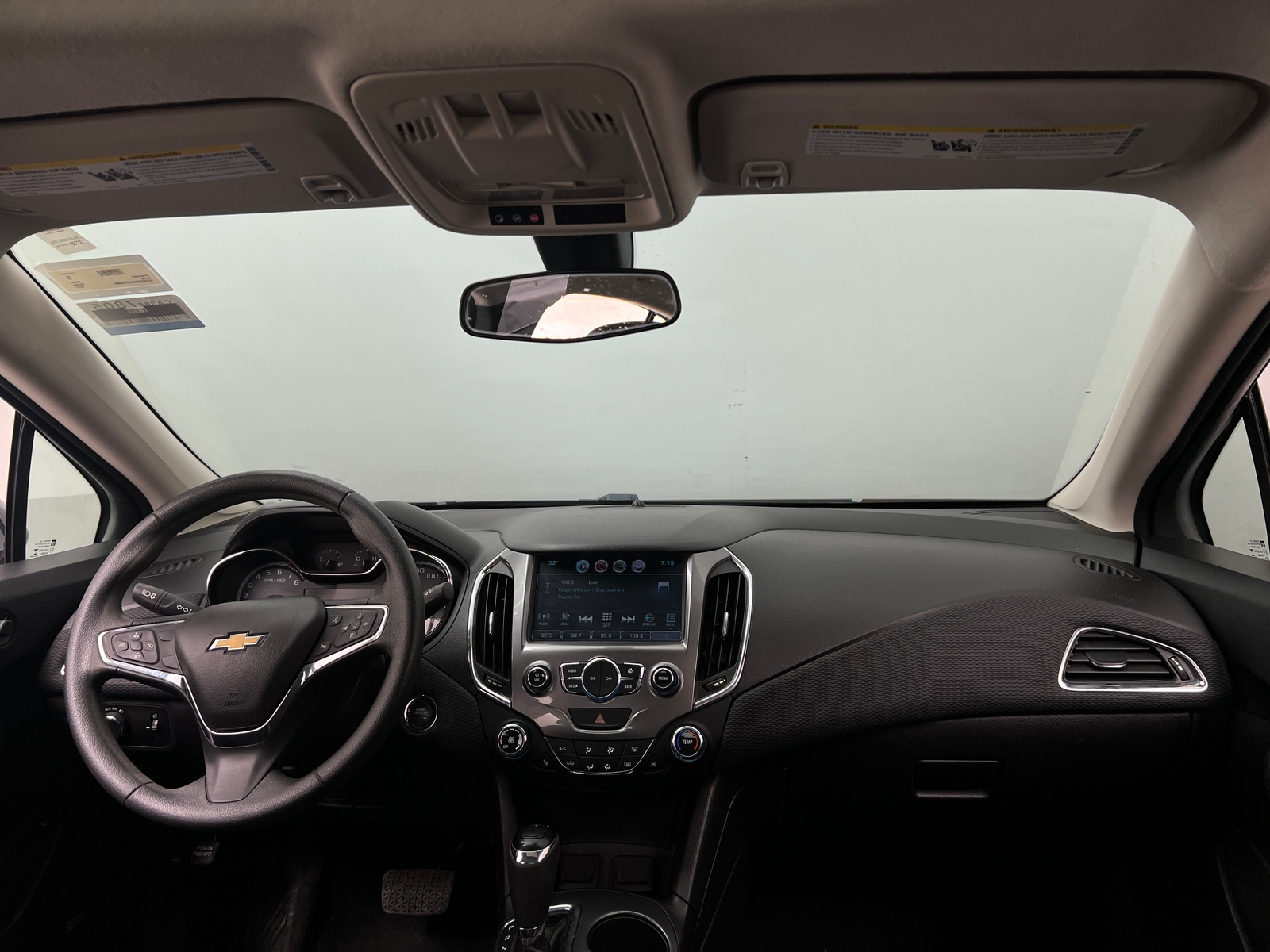 Thumbnail: 2017 Chevrolet Cruze - 3