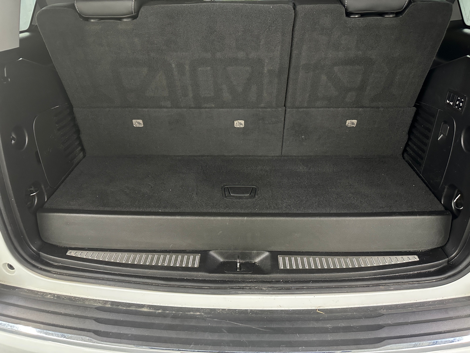 Thumbnail: 2019 Chevrolet Tahoe - 6