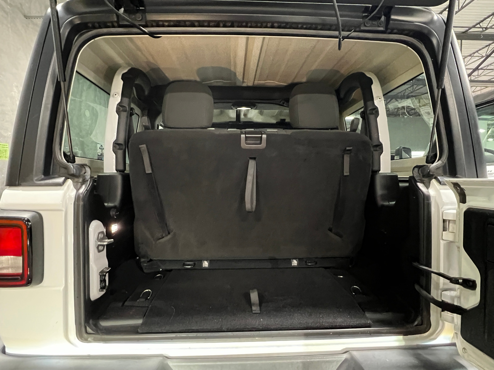 Thumbnail: 2018 Jeep Wrangler - 7