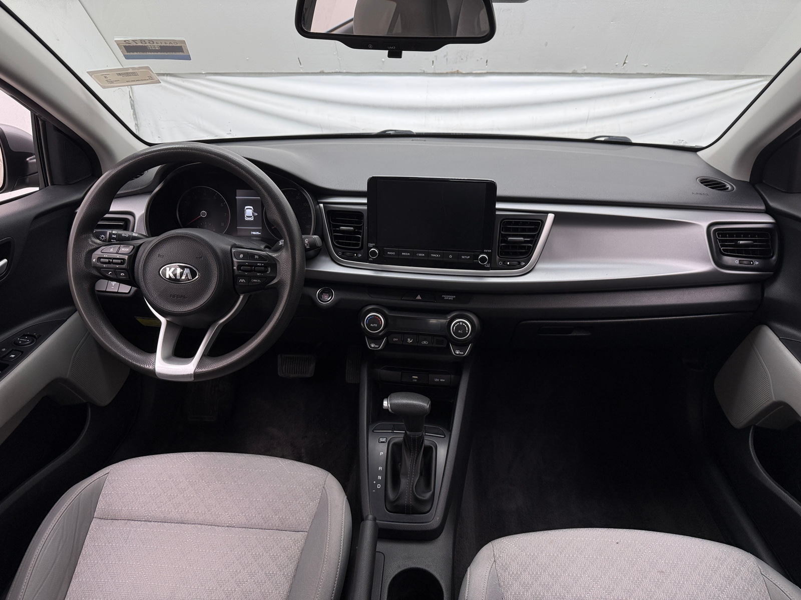 Thumbnail: 2021 Kia Rio - 3