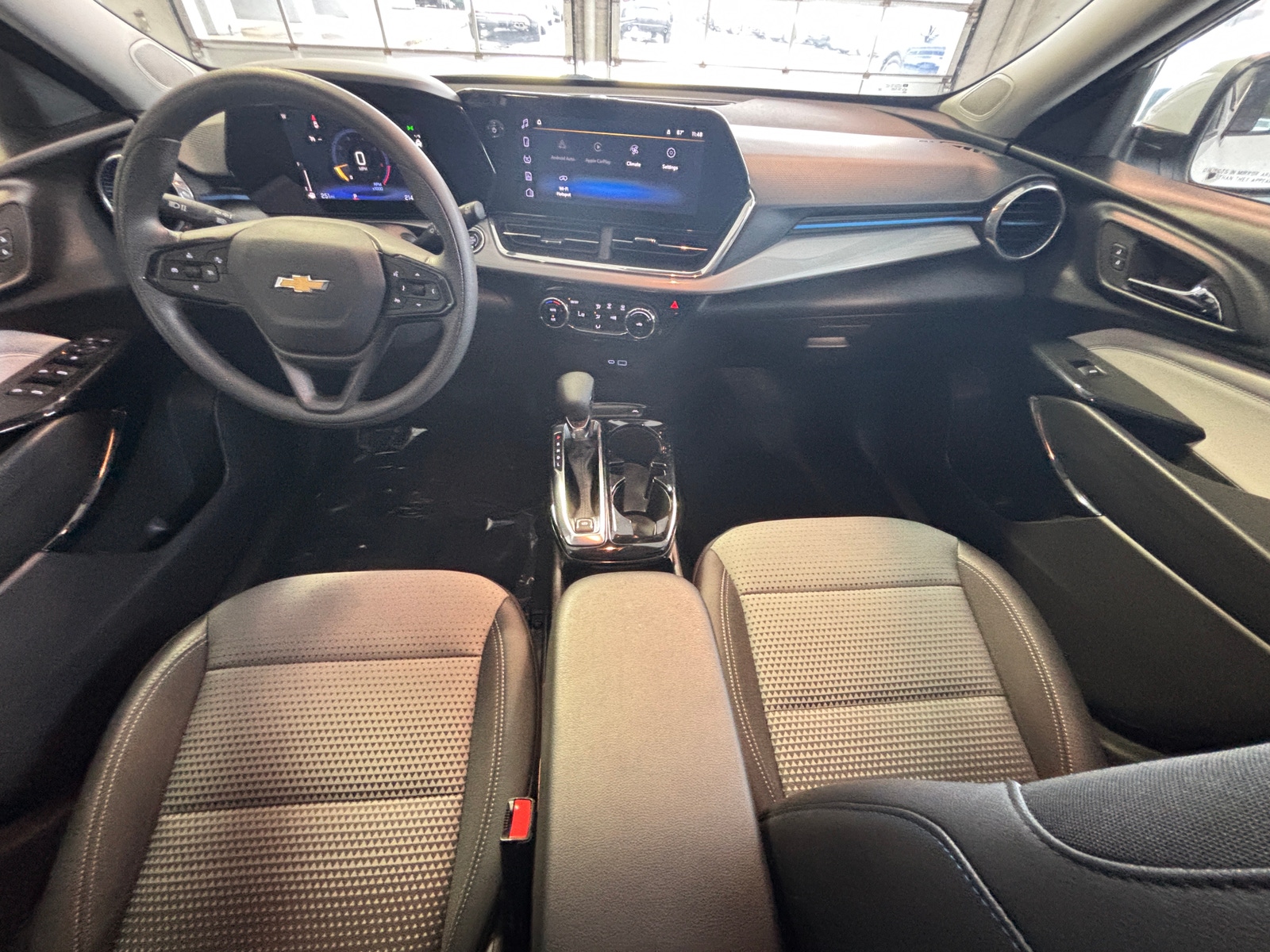 Thumbnail: 2025 Chevrolet Trax - 3