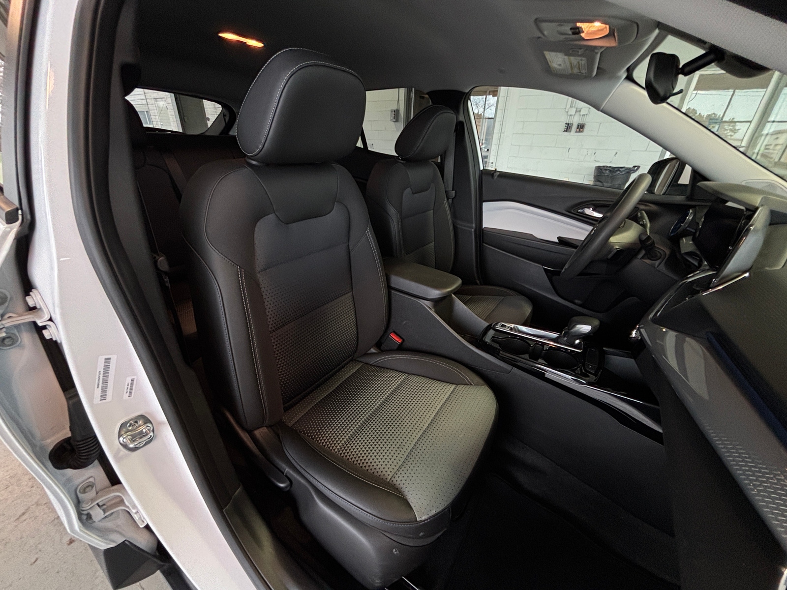 Thumbnail: 2025 Chevrolet Trax - 2