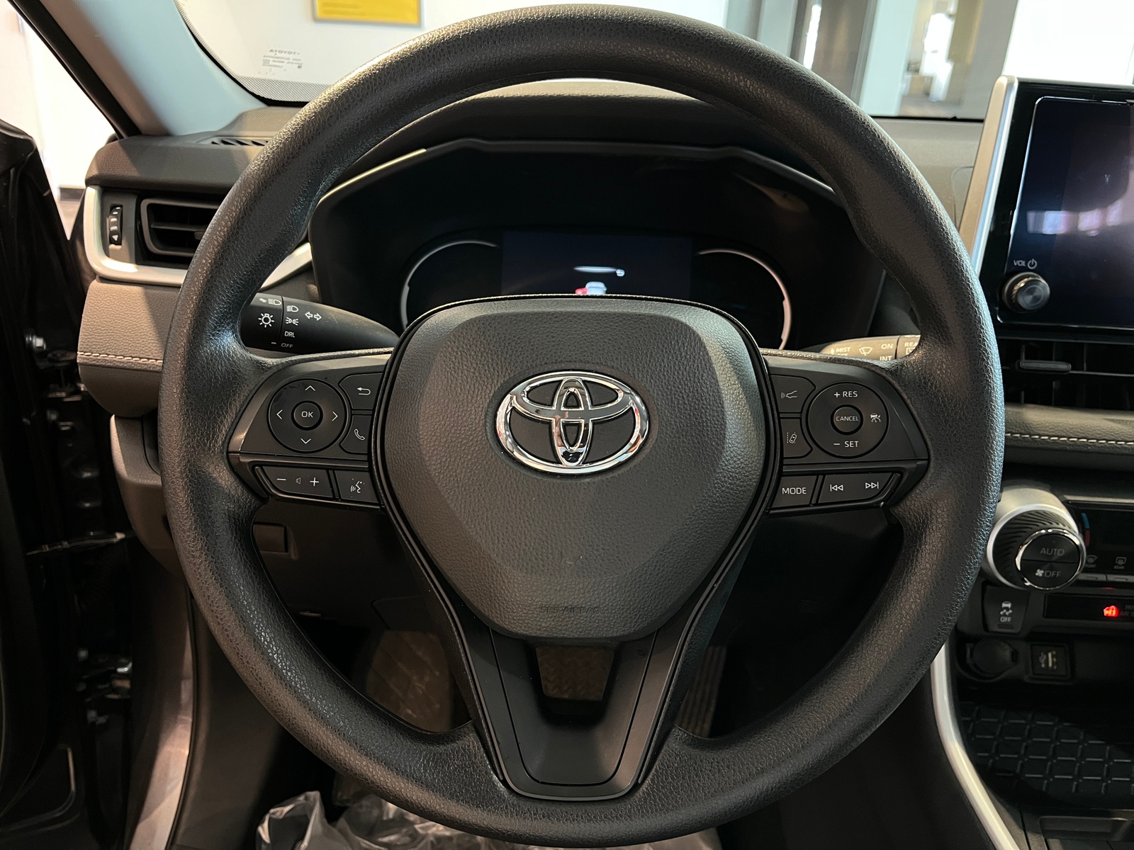 Thumbnail: 2025 Toyota RAV4 - 5