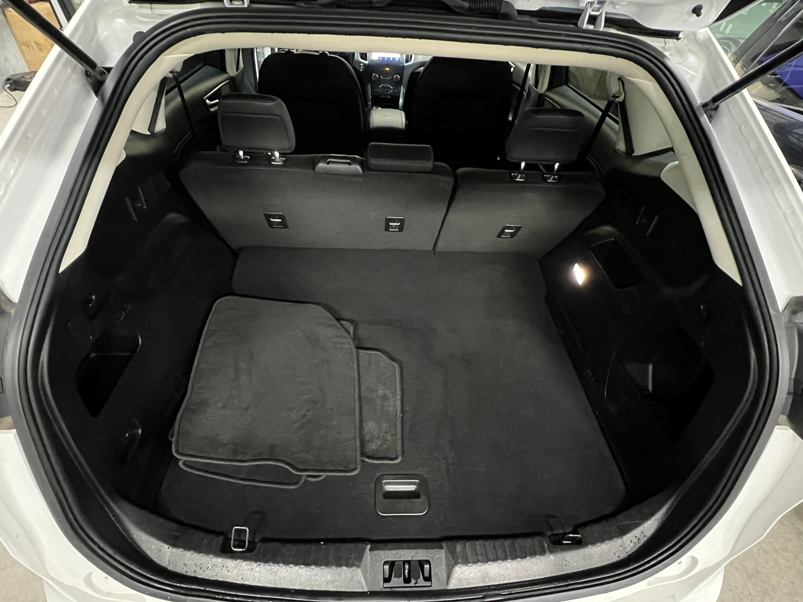 Thumbnail: 2020 Ford Edge - 7