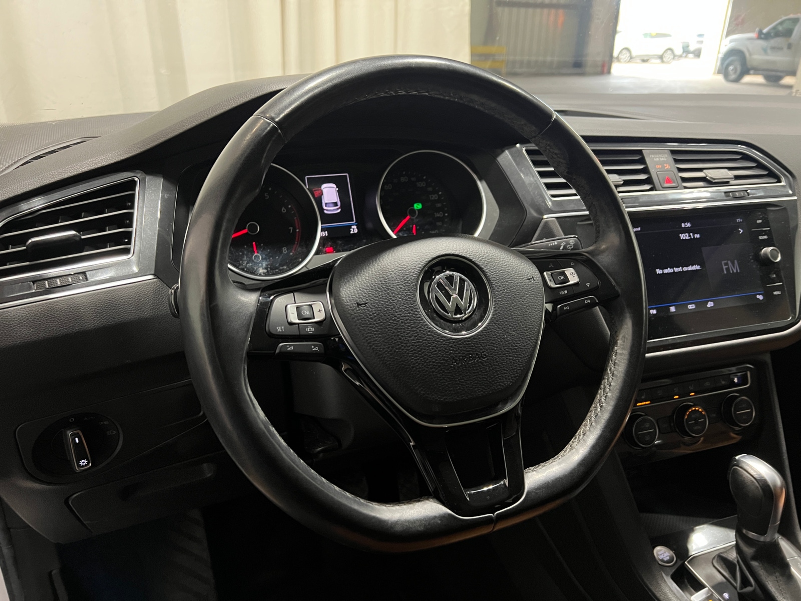Thumbnail: 2019 Volkswagen Tiguan - 4