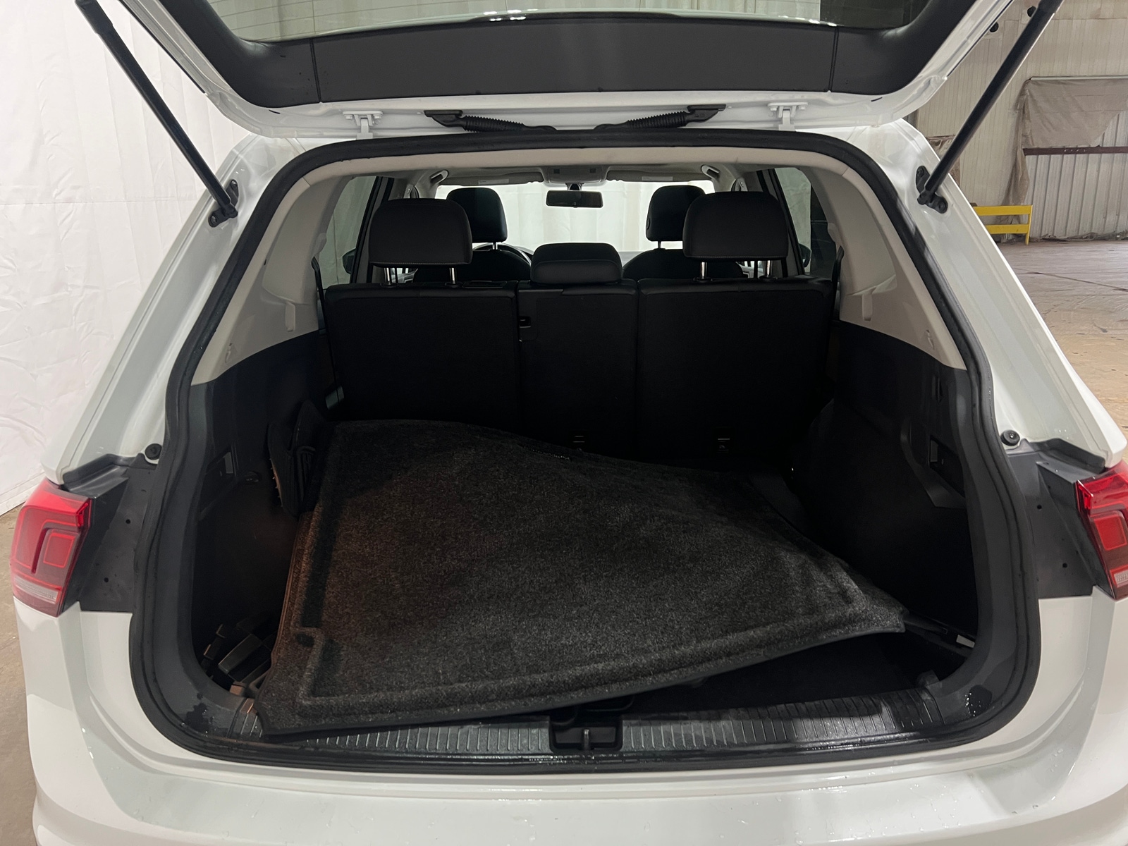 Thumbnail: 2019 Volkswagen Tiguan - 6