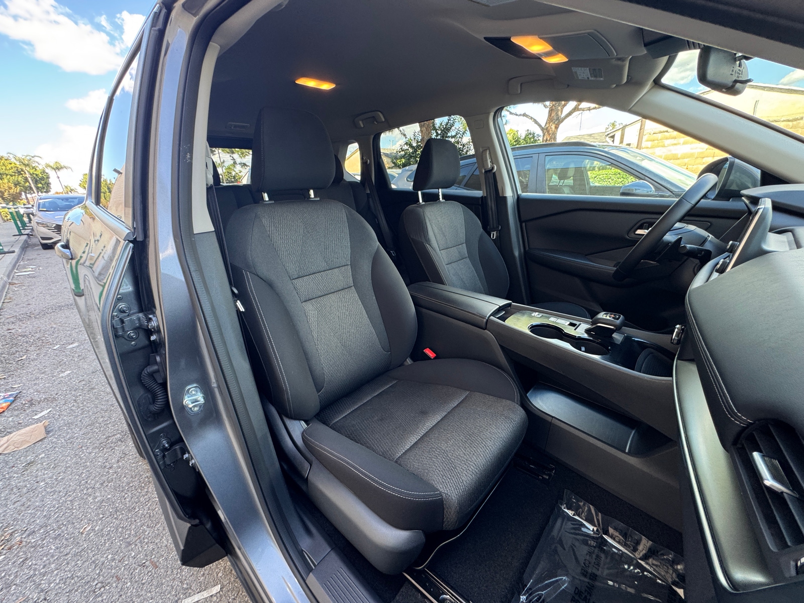 Thumbnail: 2025 Nissan Rogue - 2