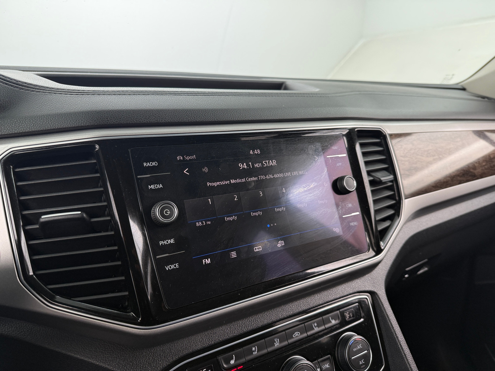 Thumbnail: 2018 Volkswagen Atlas - 3