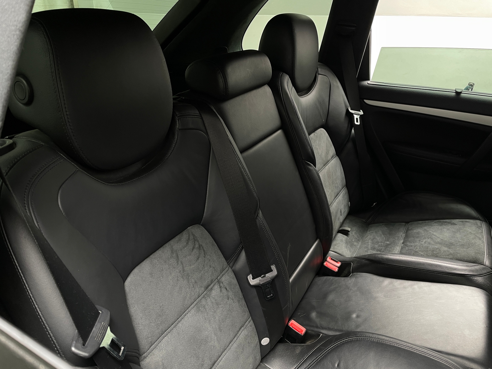 Thumbnail: 2010 Porsche Cayenne - 6