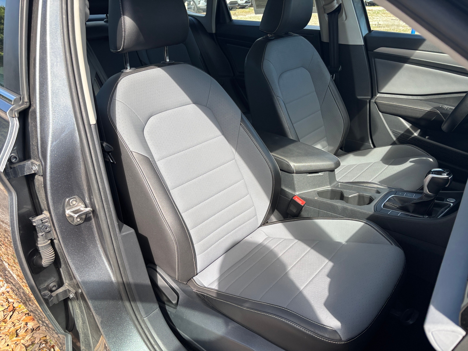 Thumbnail: 2025 Volkswagen Jetta - 2