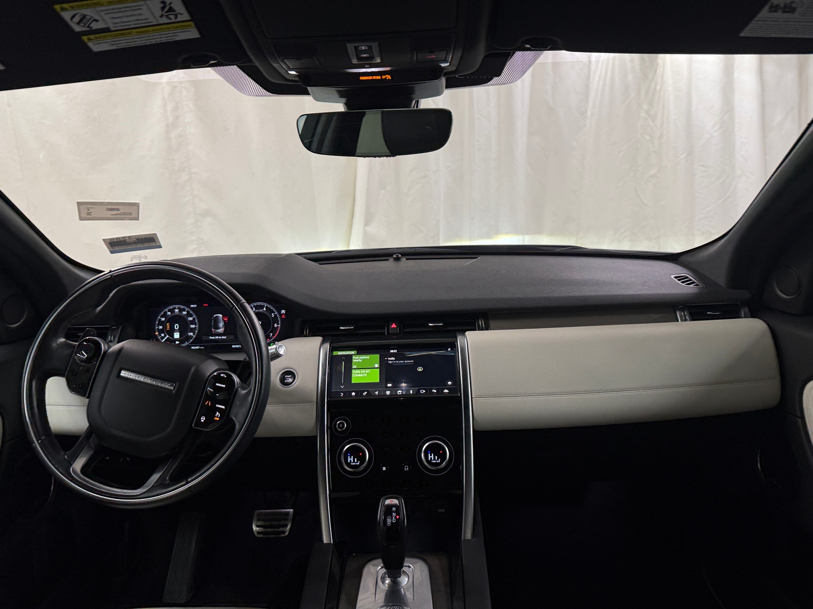 Thumbnail: 2020 Land Rover Discovery Sport - 3