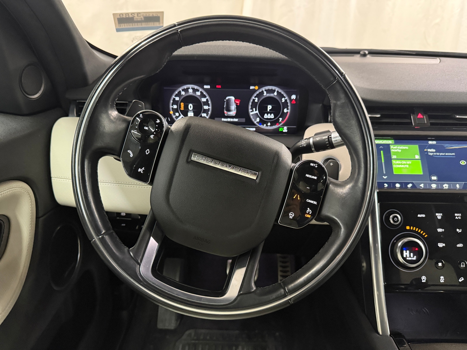 Thumbnail: 2020 Land Rover Discovery Sport - 5